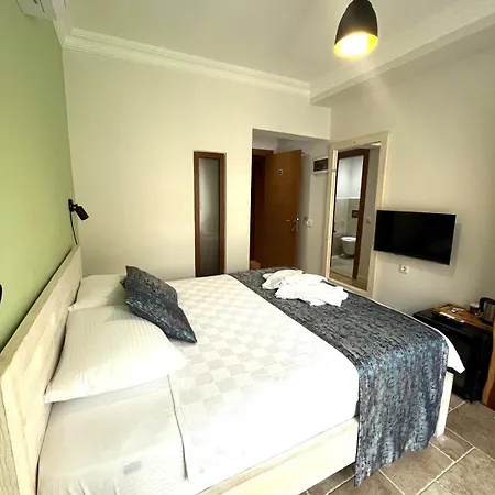 Nest Gunay ホテル *